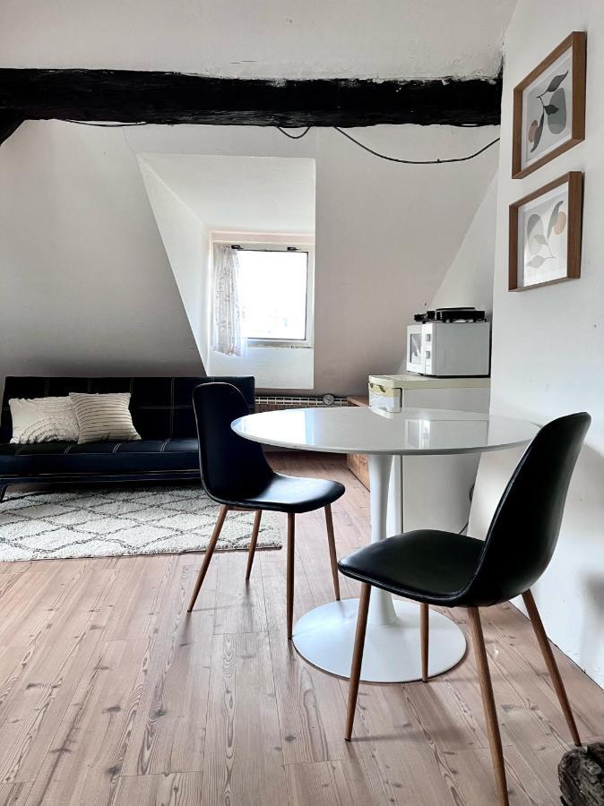 Loft Apartment Close To Metro Palmovka Prag Exterior foto